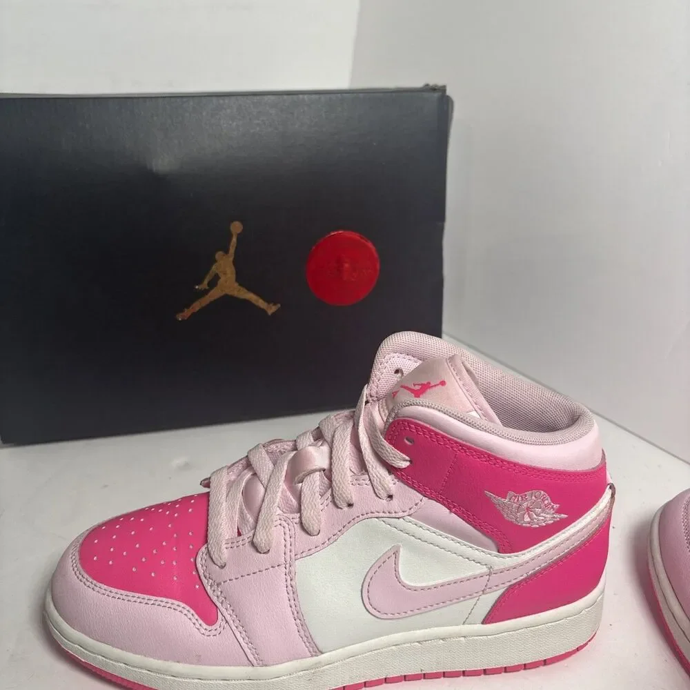Nike Air Jordan Retro 1 Mid Barbie Pink Air DQ8423-661 GS & Women's Size 6y/7.5w